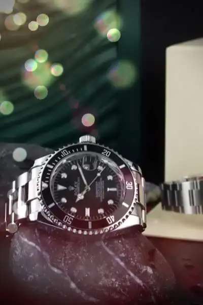 Can You Service A Pre-owned Rolex Submariner From Grey Market Dealers?